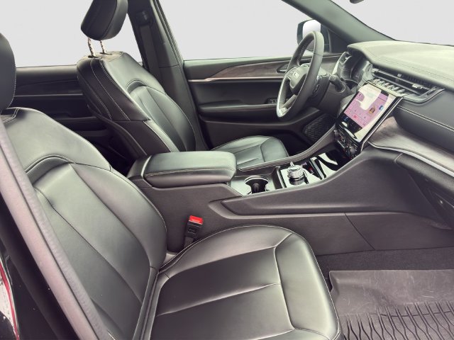 Used 2024 Jeep Grand Cherokee L Limited AWD/4WD image 20