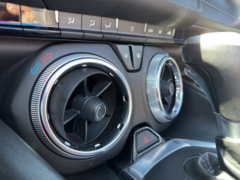 Used 2020 Chevrolet Camaro LT image 17