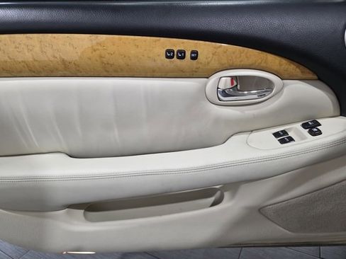 Used 2003 Lexus SC 430 Convertible image 10