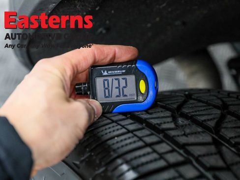 Used 2023 Jeep Grand Cherokee L Laredo image 31