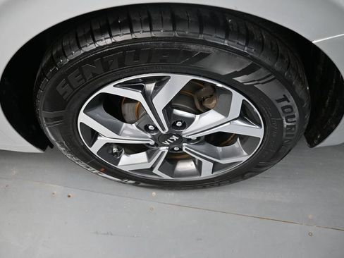 Used 2020 Kia Forte LXS FWD image 9