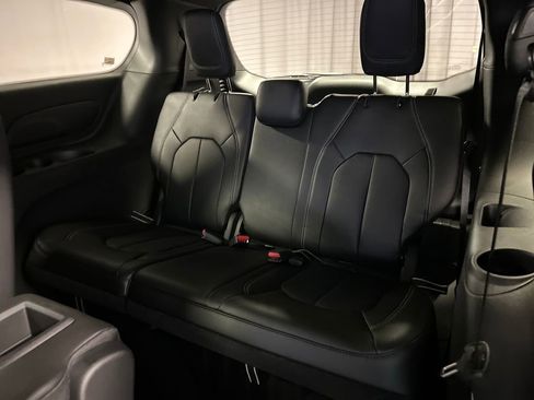 New 2026 Chrysler Pacifica Select image 21