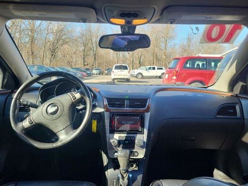 Used 2010 Chevrolet Malibu LTZ image 9