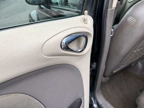 Used 2001 Chrysler PT Cruiser image 15