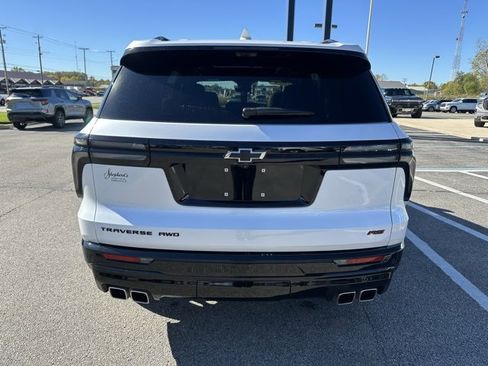 Used 2024 Chevrolet Traverse RS w/ LPO, Floor Liner Package image 19
