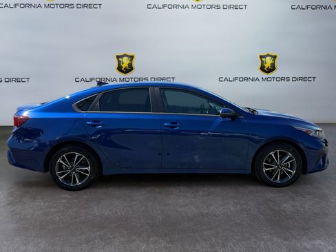 Used 2023 Kia Forte LXS w/ LXS Technology Package FWD image 6