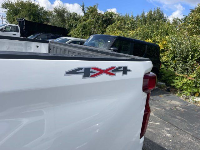 Used 2023 Chevrolet Silverado 1500 LT AWD/4WD image 19