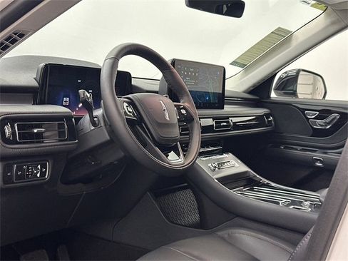 New 2026 Lincoln Aviator AWD image 15