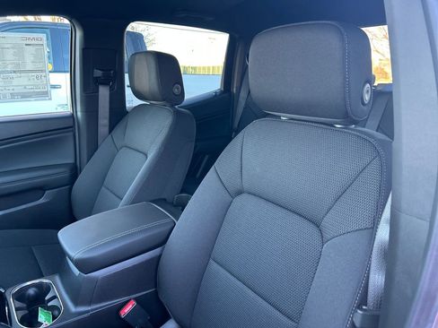 New 2026 GMC Canyon Elevation w/ LPO, Black Badging Package image 17