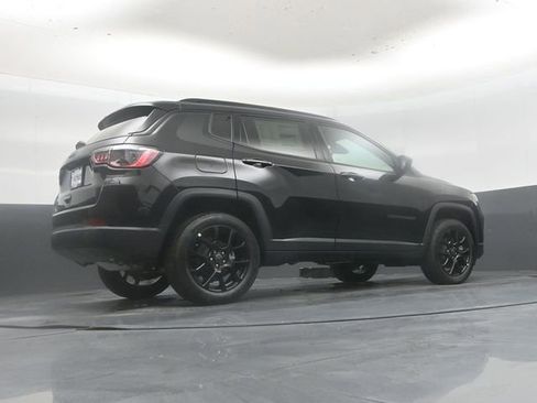 New 2026 Jeep Compass Latitude AWD/4WD image 39