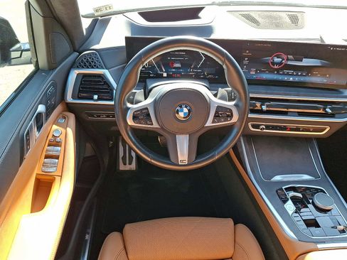 Used 2024 BMW X7 xDrive40i w/ M Sport Package AWD/4WD image 13