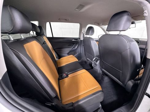 Used 2018 Volkswagen Tiguan SE AWD/4WD image 26