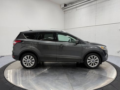Used 2017 Ford Escape Titanium image 8