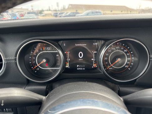 Used 2021 Jeep Gladiator Overland w/ Popular Equipment Package image 10