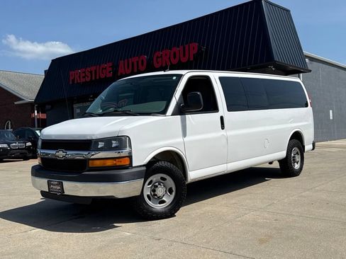 Used 2015 Chevrolet Express 3500 LT w/ LT Preferred Equipment Group RWD image 20