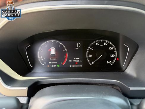 Used 2025 Honda Pilot Sport image 24