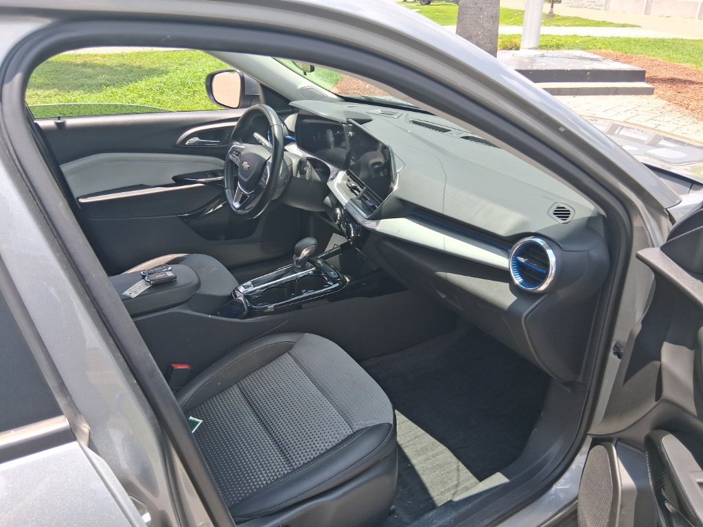 Used 2024 Chevrolet Trax LT w/ LT Convenience Package FWD image 10