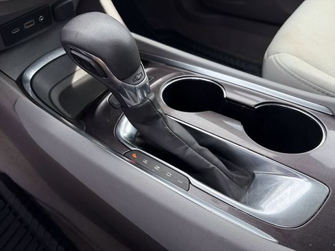 Used 2021 Chevrolet Malibu LT FWD image 25