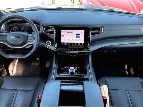 Used 2023 Jeep Wagoneer L Series III image 14