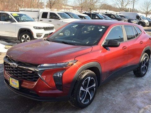 Used 2024 Chevrolet Trax RS image 4