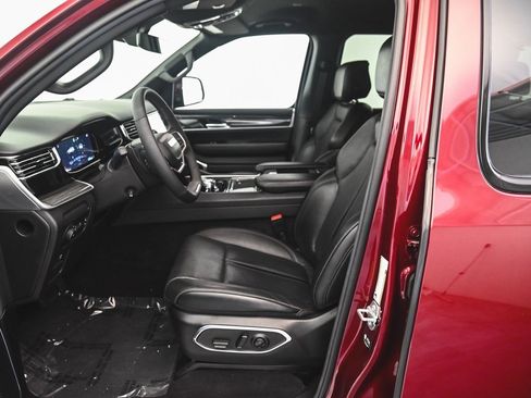 Used 2022 Jeep Wagoneer Series III image 28