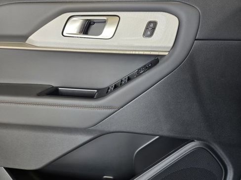 New 2026 Ford Explorer Active RWD image 17