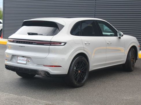 New 2026 Porsche Cayenne AWD/4WD image 8
