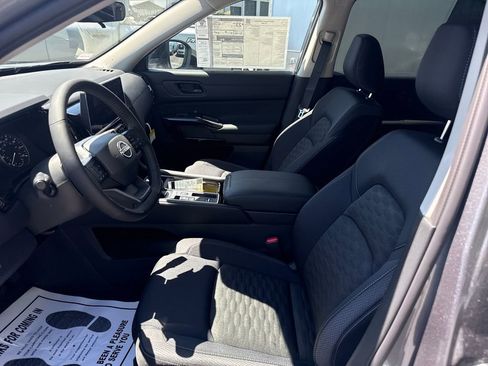 New 2026 Nissan Pathfinder SV FWD image 9