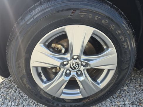 Certified 2025 Toyota RAV4 XLE AWD/4WD image 10