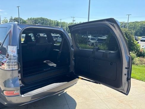 Used 2020 Lexus GX 460 Premium w/ Premium Package AWD/4WD image 32