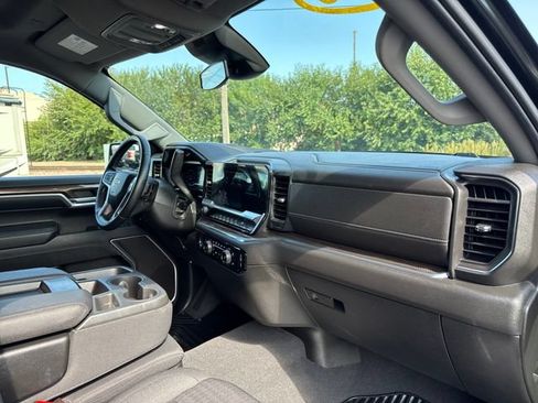 Used 2023 Chevrolet Silverado 1500 LT AWD/4WD image 27