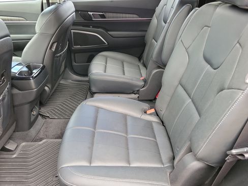 Used 2024 Kia Telluride SX FWD image 6