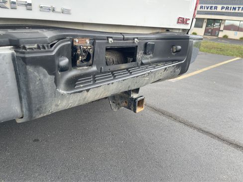 Used 2011 GMC Sierra 1500 SLE w/ Power Tech Package AWD/4WD image 15