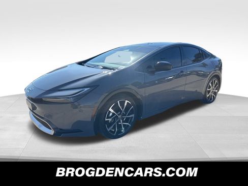 Used 2024 Toyota Prius Prime Premium FWD image 7