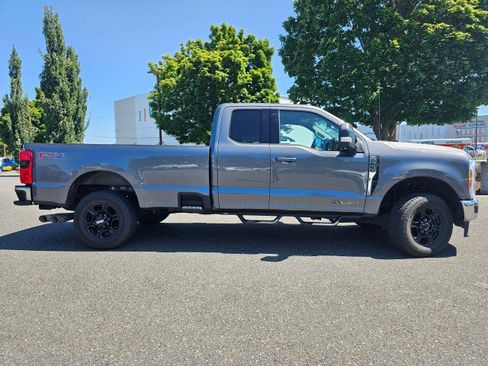 Used 2023 Ford F350 Lariat w/ FX4 Off-Road Package AWD/4WD image 2