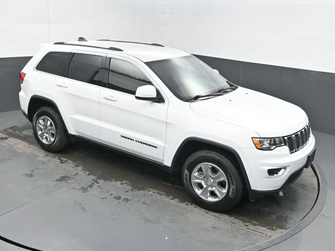 Used 2017 Jeep Grand Cherokee Laredo w/ Quick Order Package 2BE image 26