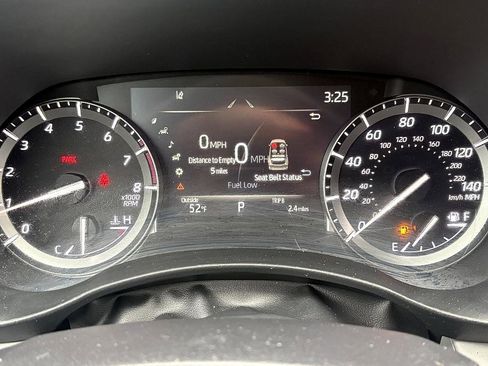 Used 2021 Toyota Highlander XLE image 21