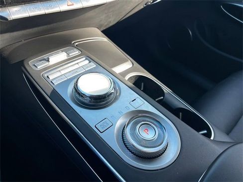 Used 2025 Genesis GV70 2.5T image 17