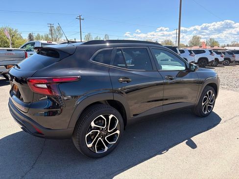New 2026 Chevrolet Trax RS FWD image 4