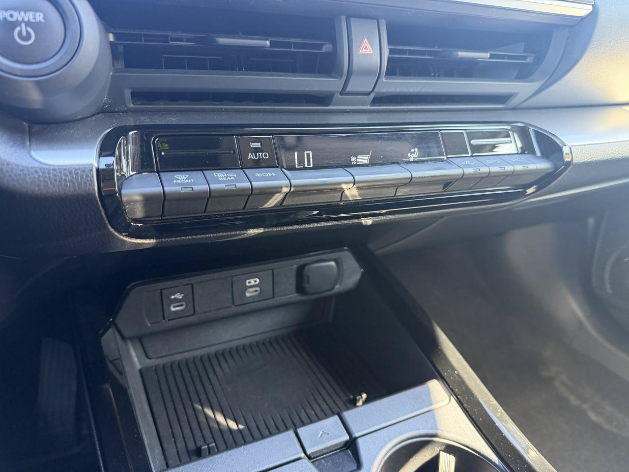 Used 2024 Toyota Prius LE FWD image 20