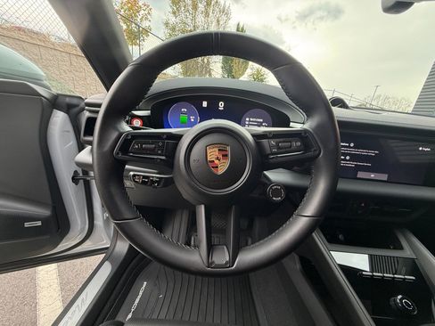 Certified 2024 Porsche Macan 4 Electric image 15