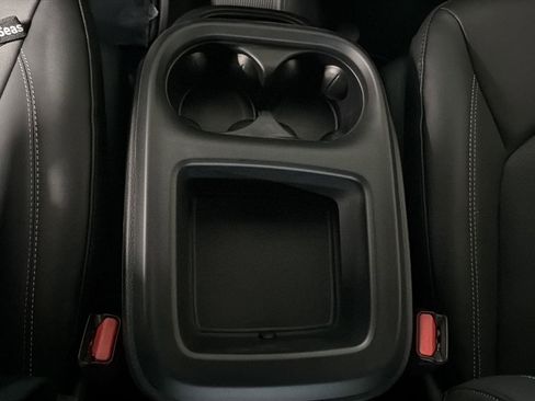 New 2026 Chrysler Pacifica Select FWD image 27