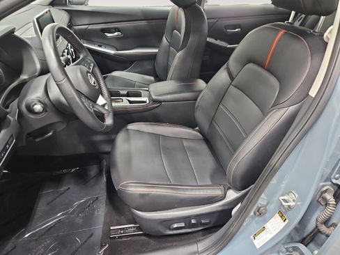 Used 2024 Nissan Sentra SR w/ SR Premium Package FWD image 7