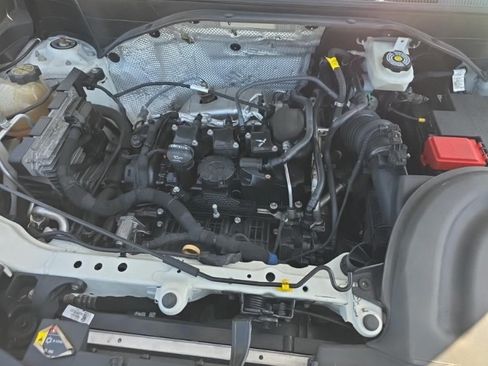 Used 2021 Buick Encore GX Essence FWD image 13