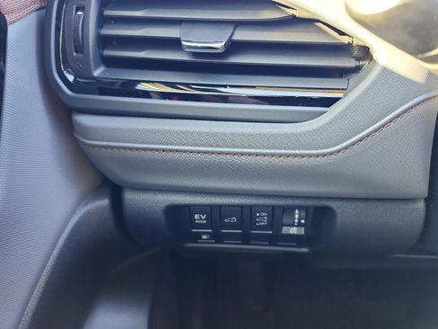 Used 2025 Subaru Forester Sport image 22