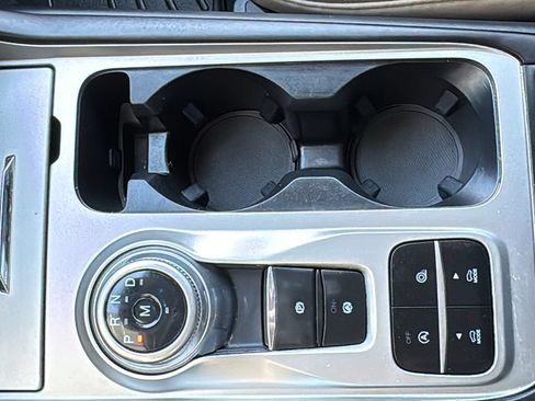 Certified 2020 Ford Explorer XLT RWD image 15