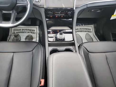 New 2025 Jeep Grand Cherokee Limited image 22