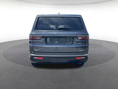 Certified 2024 Jeep Wagoneer L Series III w/ Premium Group I AWD/4WD image 4