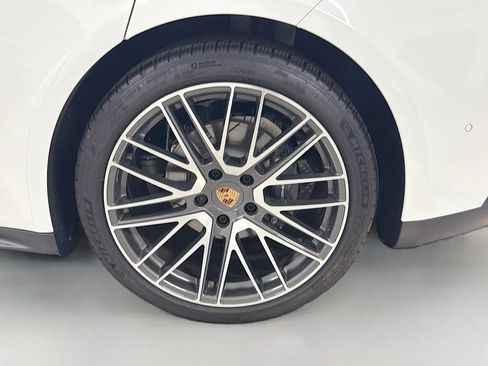 Certified 2025 Porsche Panamera 4 AWD/4WD image 34