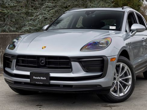 Certified 2026 Porsche Macan AWD/4WD image 7